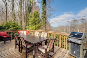 Peaceful Hendersonville Cabin - Hot Tub and Fire Pit